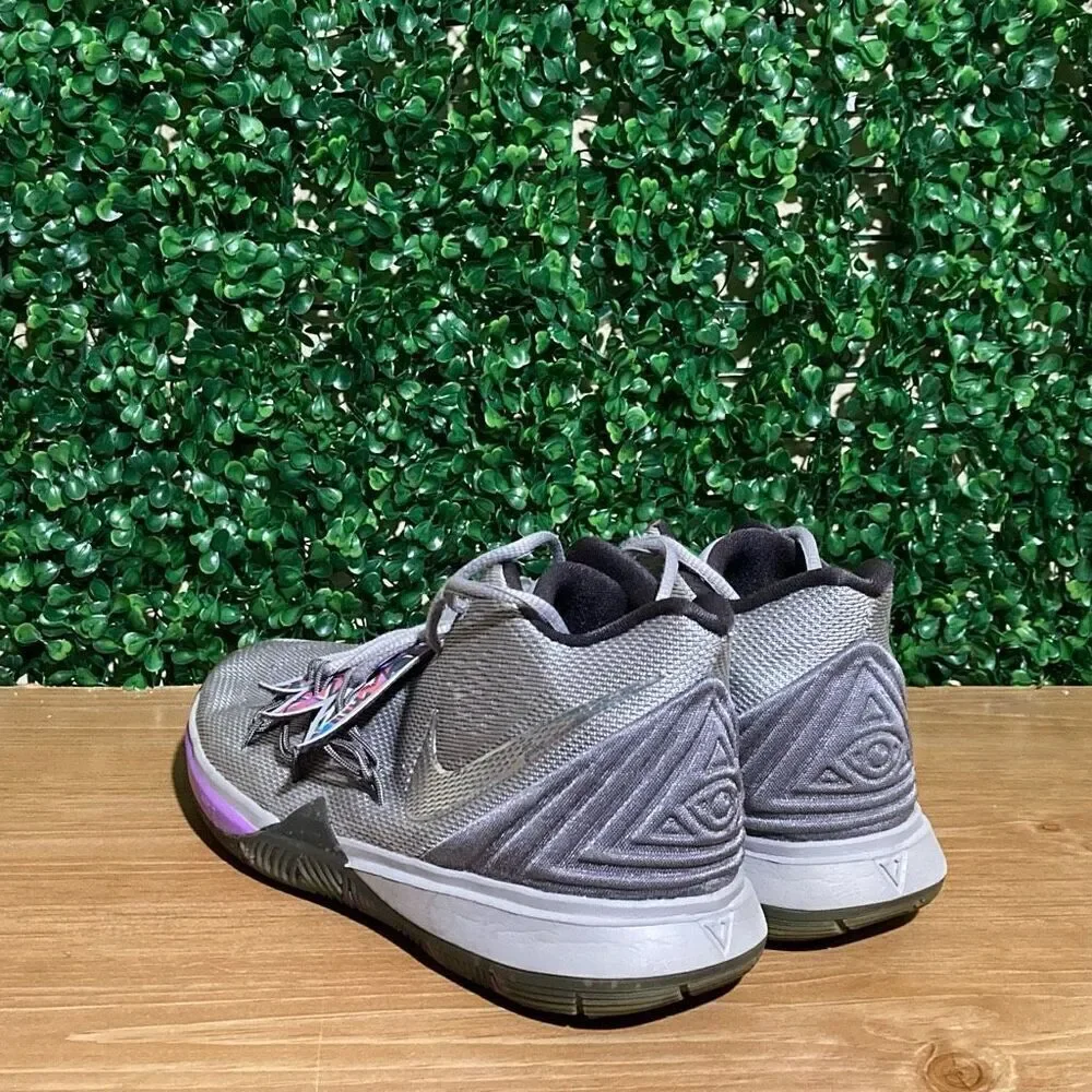 Nike Kyrie‎ 5 BG Graffiti